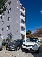 Deluxe City Hotel