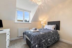 Maynor - Large Luxury House Log Burner Central Location