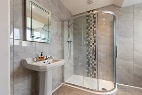 Maynor - Large Luxury House Log Burner Central Location