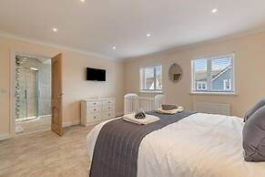 Maynor - Large Luxury House Log Burner Central Location