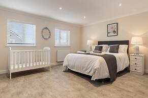 Maynor - Large Luxury House Log Burner Central Location