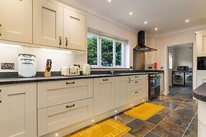 Maynor - Large Luxury House Log Burner Central Location