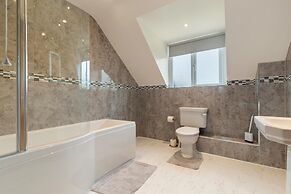 Maynor - Large Luxury House Log Burner Central Location