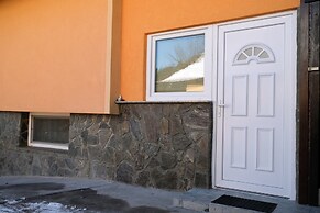 Apartment Jorsi With Mountain View