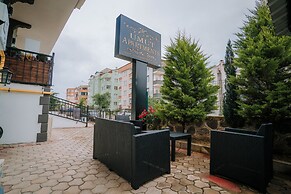 Umut Apartments