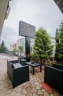 Umut Apartments