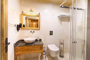 Sapphire Stone House