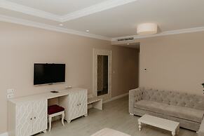 Flower Hotels & Resorts