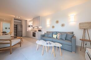 Lovely 2 Bedroom Apartment Vouliagmeni