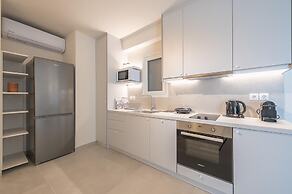 Lovely 2 Bedroom Apartment Vouliagmeni