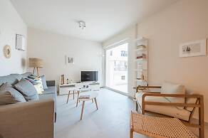 Lovely 2 Bedroom Apartment Vouliagmeni