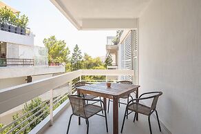 Lovely 2 Bedroom Apartment Vouliagmeni