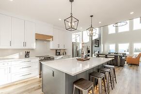 The White Pearl - Luxury Chalet W/mountain Views