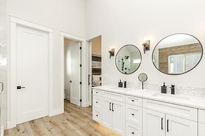 The White Pearl - Luxury Chalet W/mountain Views