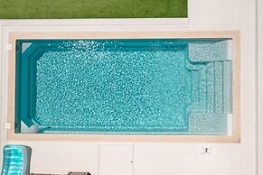 Modular Bungalows With Heated Pool Artemis Greece