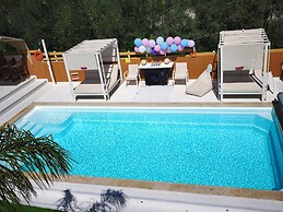 Modular Bungalows With Heated Pool Artemis Greece