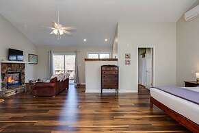 Love Ridge Mountain Lodging