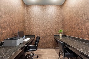Cobblestone Hotel & Suites - De Pere/Green Bay