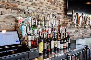 Cobblestone Hotel & Suites - De Pere/Green Bay