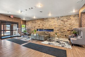 Cobblestone Hotel & Suites - De Pere/Green Bay