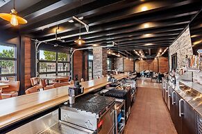 Cobblestone Hotel & Suites - De Pere/Green Bay