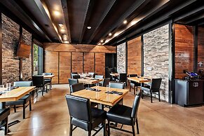 Cobblestone Hotel & Suites - De Pere/Green Bay