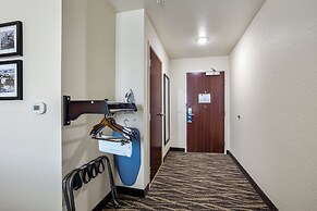 Cobblestone Hotel & Suites - De Pere/Green Bay
