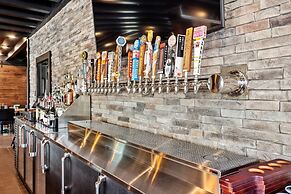 Cobblestone Hotel & Suites - De Pere/Green Bay