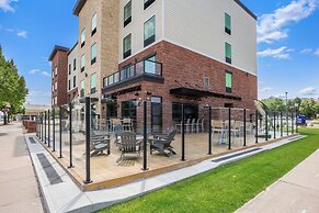 Cobblestone Hotel & Suites - De Pere/Green Bay