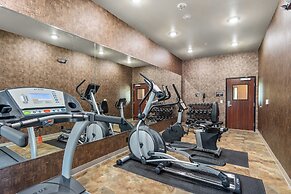 Cobblestone Hotel & Suites - De Pere/Green Bay