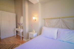 9 Alacati Boutique Hotel