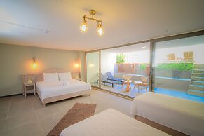 9 Alacati Boutique Hotel