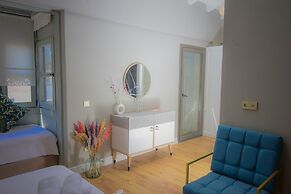 9 Alacati Boutique Hotel