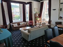 The Knighton Apartment by Paymán Club