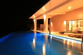 MARINX POOLVILLA NAKANDAKARI