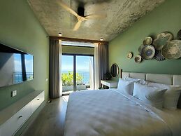 Leaf Beachfront Hotel Da Nang