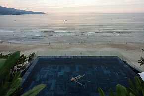Leaf Beachfront Hotel Da Nang