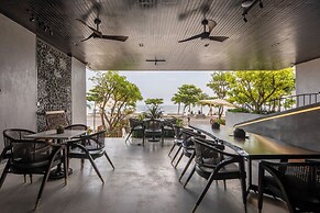 Leaf Beachfront Hotel Da Nang