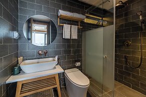 Leaf Beachfront Hotel Da Nang