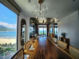 Leaf Beachfront Hotel Da Nang