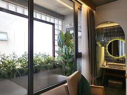 Leaf Beachfront Hotel Da Nang