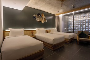 Leaf Beachfront Hotel Da Nang