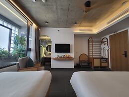 Leaf Beachfront Hotel Da Nang