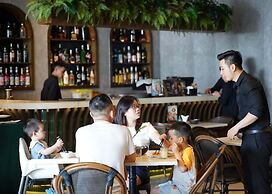 Leaf Beachfront Hotel Da Nang