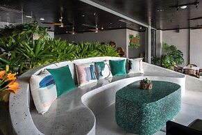 Leaf Beachfront Hotel Da Nang