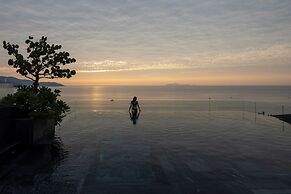 Leaf Beachfront Hotel Da Nang