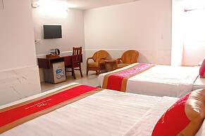 Ngoc Han Hotel By The Moment