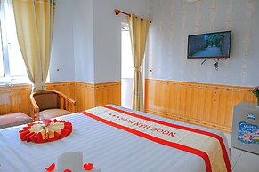 Ngoc Han Hotel By The Moment