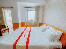 Ngoc Han Hotel By The Moment