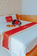 Ngoc Han Hotel By The Moment